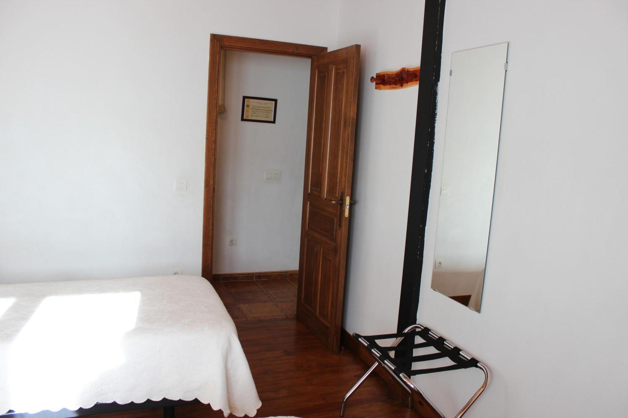 La Chimenea De Soria I Y I I Pensionat Espeja de San Marcelino Exteriör bild